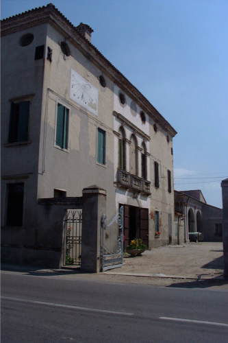 Casa Brunoro, Favaron, detta "Il Palazzone" 