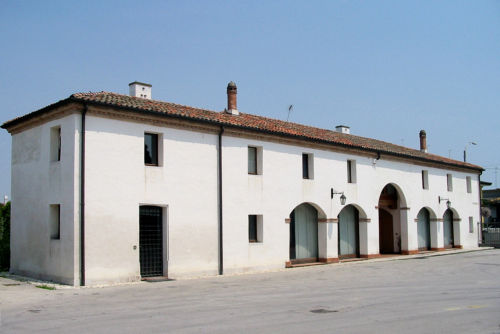 Barchessa di villa Albertini Fortis, Favaro