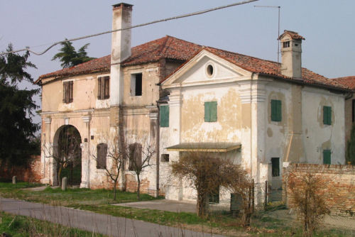 Barchessa di villa Alberghetti