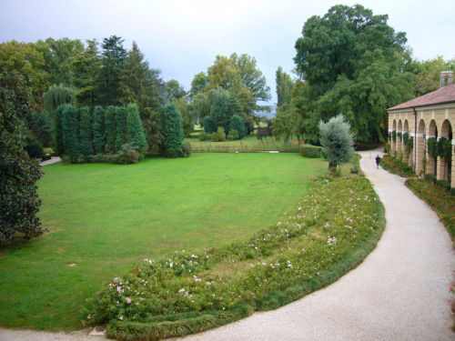 Parco di Villa Loschi, Zileri, Dal Verme, Motterle