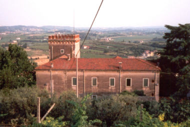 Villa Frinzi, Trabucchi, detta "Torre rossa" 