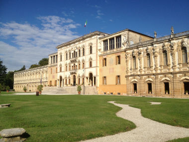 Villa Contarini, Camerini