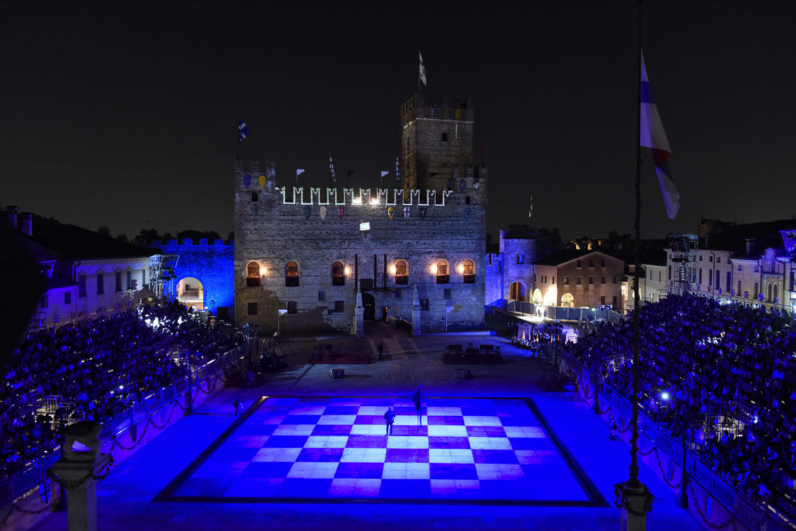 Partita a scacchi a personaggi viventi di Marostica VI 