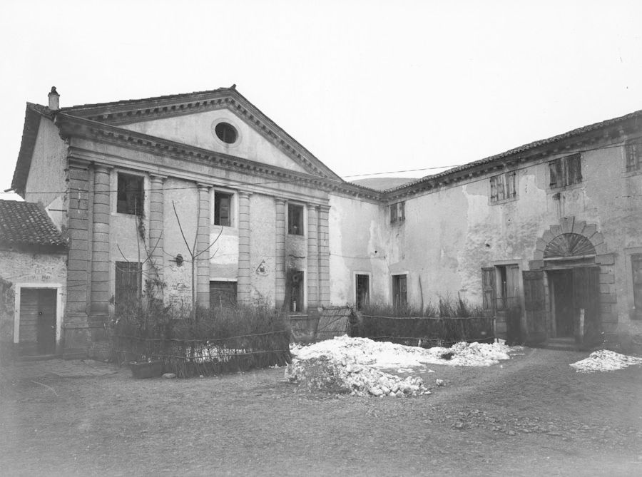 Giardino di Villa Dolfin, Cornaro, Venier, Garzetta, Salvi-Bonin, Savioli-Bonin, Cantarella-Bonin, Mistrorigo-Capparotto-Cantarella