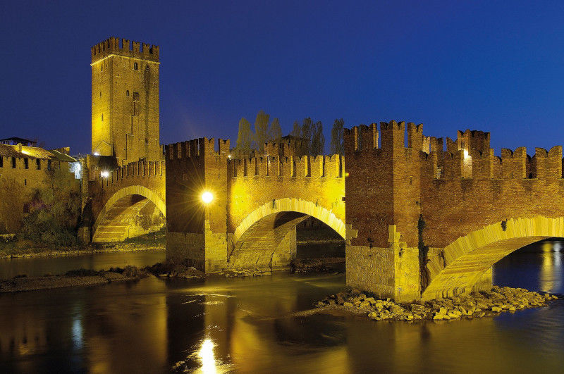 Verona, Ponte di Castelvecchio -  Archivio BIBLOS foto di Marc De Tollenaere