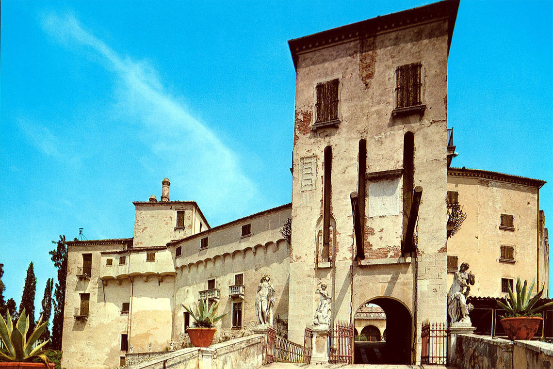 Castello Maltraverso, Chiericati, Contarini, Donà, Grimani, Marcello, Sorlini