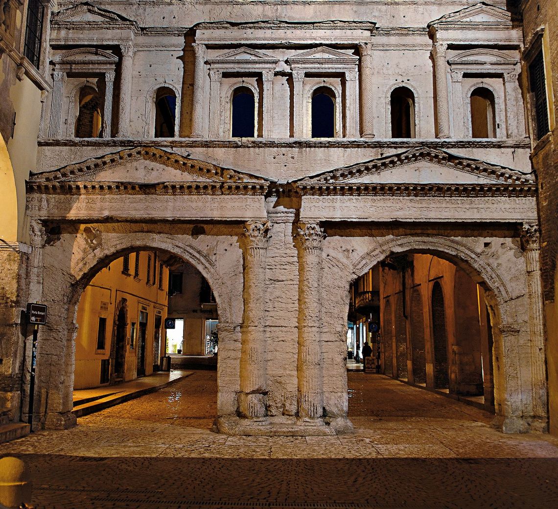 Verona, Porta  ritaglio -  Archivio BIBLOS (Piero Fritegotto)