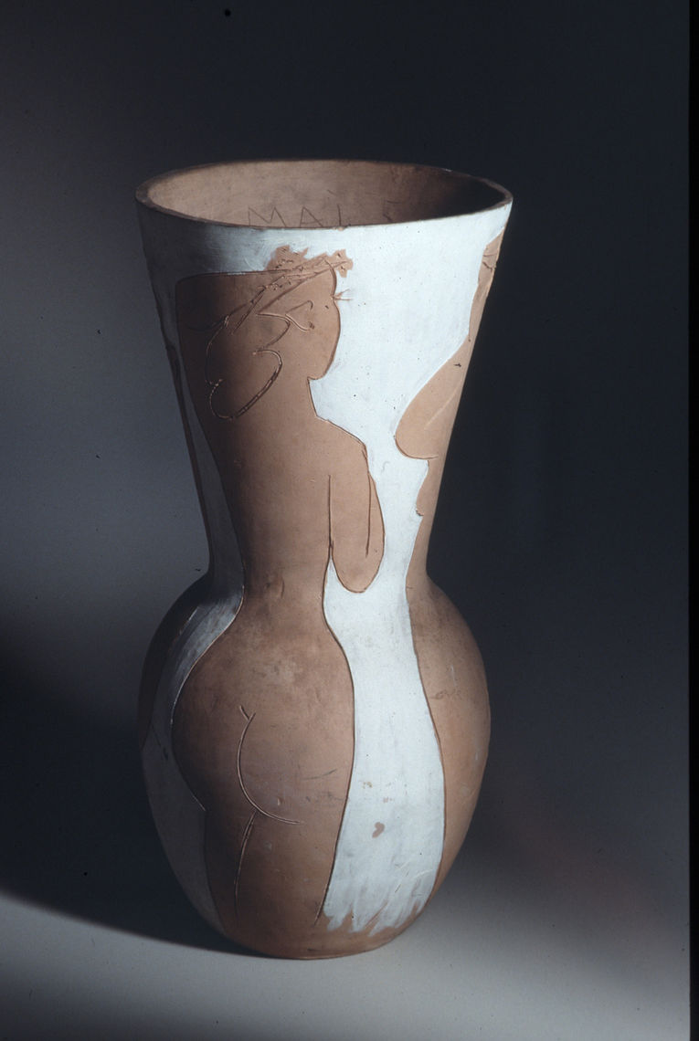Museo Civico della Ceramica di Nove, Pablo Picasso, "Grande Vaso Nudi di donne" -  Museo Civico della Ceramica di Nove "G. De Fabris"