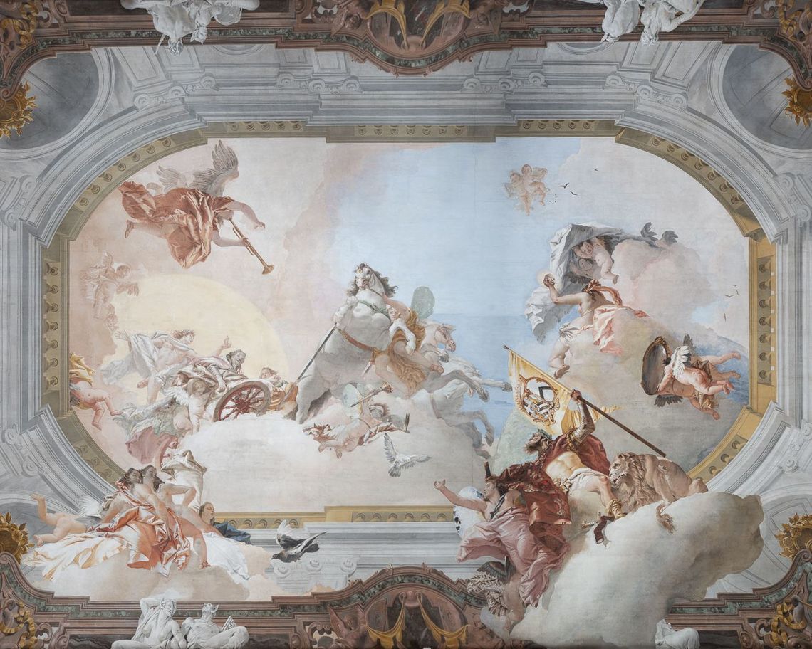 soffitto con allegoria femminile dell'Aurora su sfondo azzurro