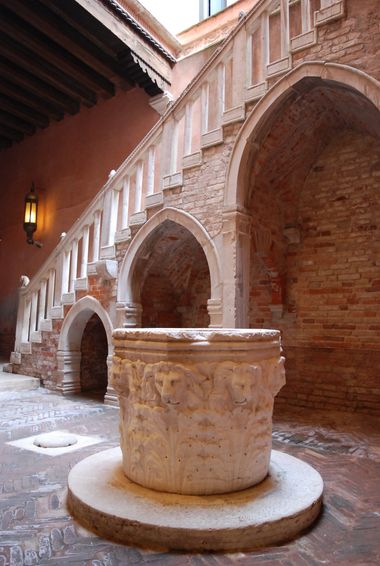 CASA DI CARLO GOLDONI E BIBLIOTECA DI STUDI TEATRALI