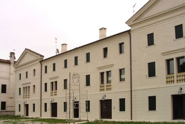 Annesso di villa Morosini-Gattemburg, Volpi di Misurata