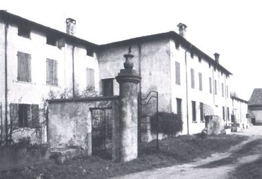 Corte Montanari, Noci