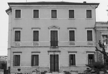 Villa Bonfadini, Gris, Bolzonello