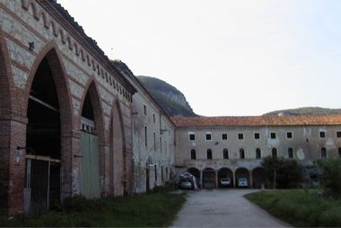 Villa Dottori, Soncino, Rossi, Garioni, Mazza, Scaroni, detta "Corte Castello"