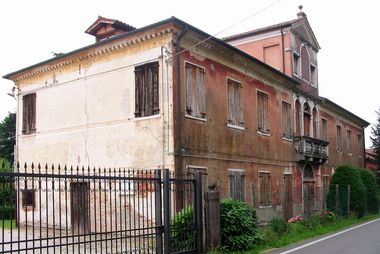 Villa Meneghetti, Perazzolo, Perocco della Meduna