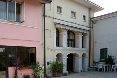 Villino Carlesse, Valloni, Perticato