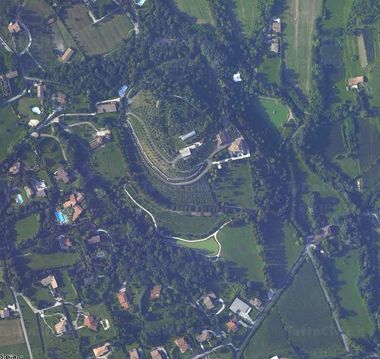 Giardino di Villa Corradini, Zen, Pasole, Conti, Manenti, Sosomeno, Goneme, Davila, Soderini, Rizzoli, Tescari, Dall'Oglio, Pivetta, Drigo, Cremasco