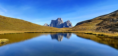 Foto raffigurante Pelmo e Croda da Lago delle Dolomiti.