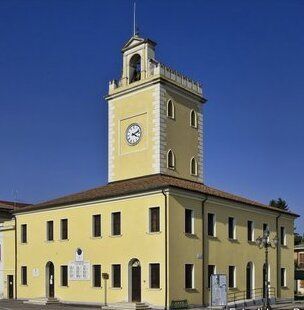 BiblioTour – Trecenta RO, Torre civica