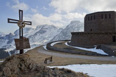 Sacrario Militare Germanico di Passo Pordoi BL
