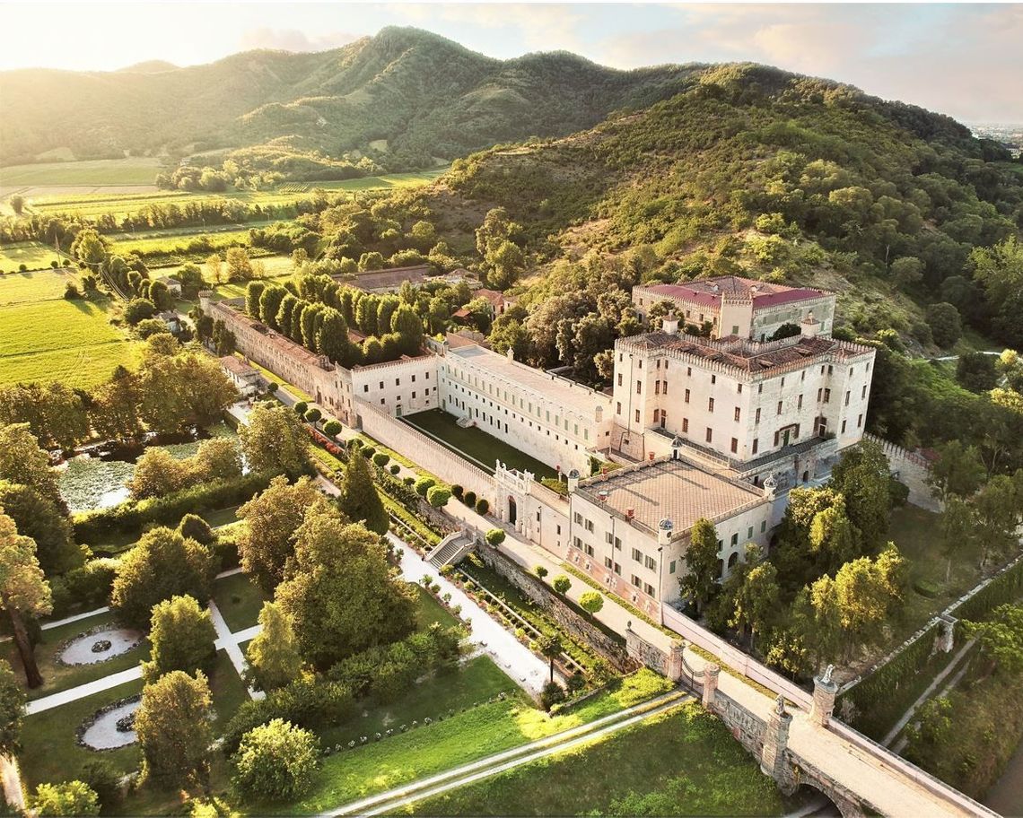 veduta aerea del Castello del Catajo di Battaglia Terme