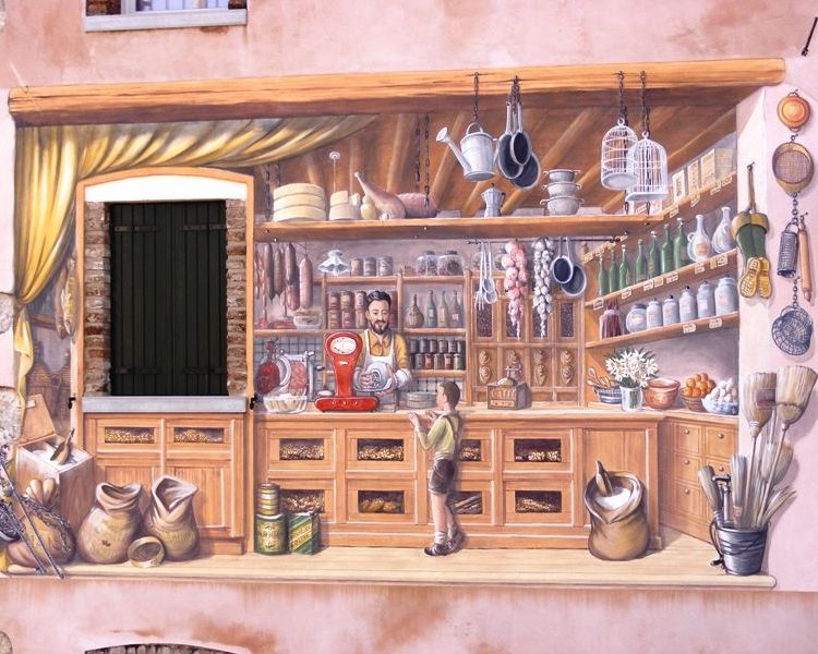 interno di un negozio di alimentari di un tempo con oggetti di uso quotidiano, granaglie, utensili, cibi freschi e conservati