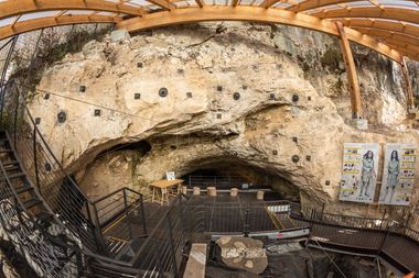 Ingresso alla grotta